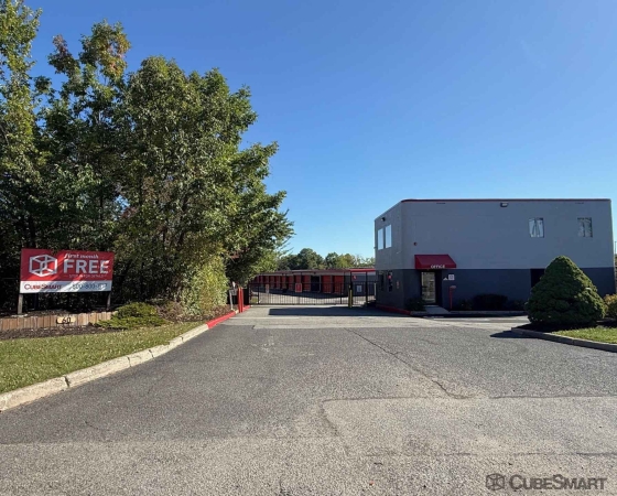 Facility photo: //images.sparefoot.com/medium/6330068d39c849a3dd.jpg