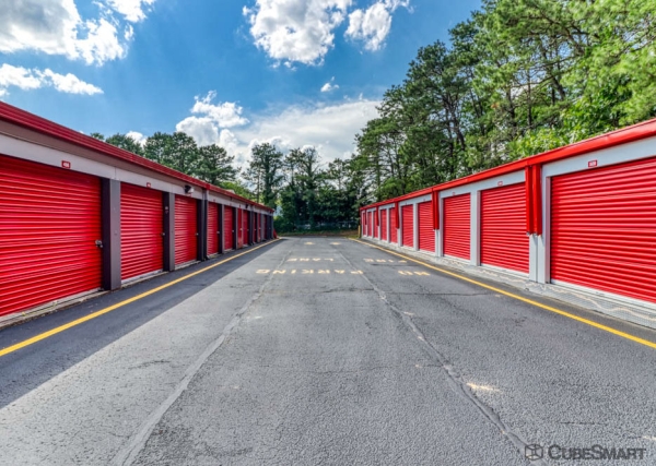 Facility photo: //images.sparefoot.com/medium/6330268834268a7706.jpg