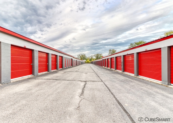 Storage Units at CubeSmart Self Storage - South Windsor - 282 Chapel Road