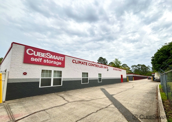 Facility photo: //images.sparefoot.com/medium/63307691ed3cea7ba6.jpg