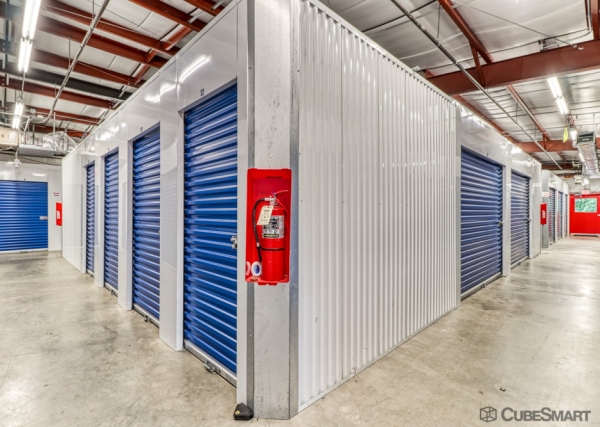 Facility photo: //images.sparefoot.com/medium/633106881d7f88bf90.jpg