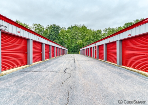 Facility photo: //images.sparefoot.com/medium/633106881d7fb01049.jpg