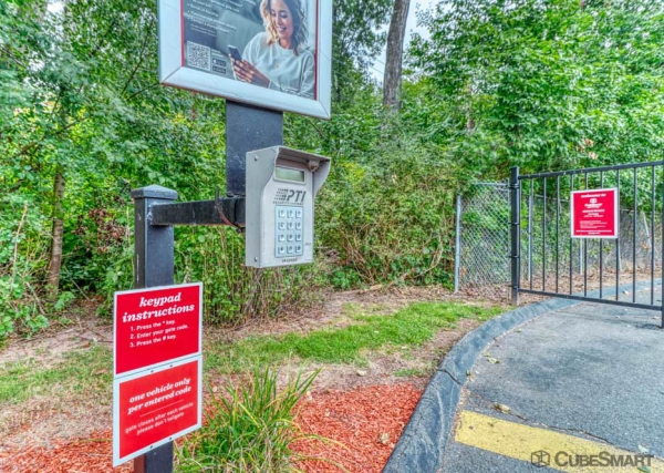 Facility photo: //images.sparefoot.com/medium/63310688329d75c831.jpg