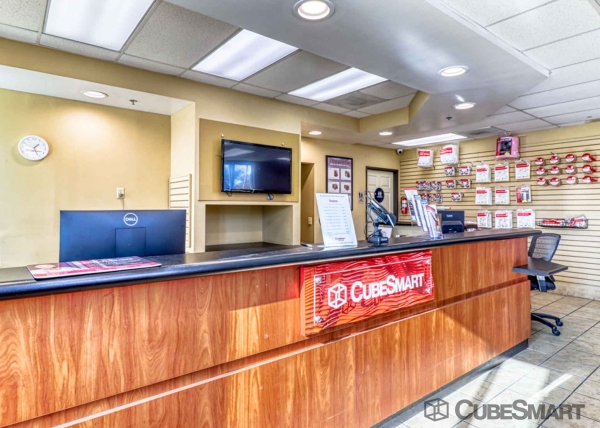 Facility photo: //images.sparefoot.com/medium/6331469e0848ea0116.jpg