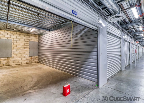Facility photo: //images.sparefoot.com/medium/6331469fc3462a86ff.jpg