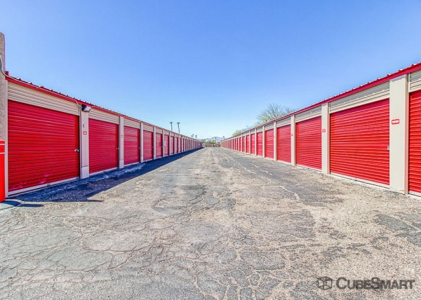 Storage Units at CubeSmart Self Storage - Glendale - 7028 North Dysart Road