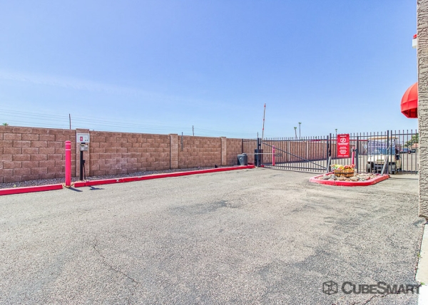 Storage Units at CubeSmart Self Storage - Glendale - 7028 North Dysart Road