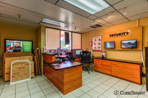 Facility photo: //images.sparefoot.com/medium/63320690306b7687b8.jpg