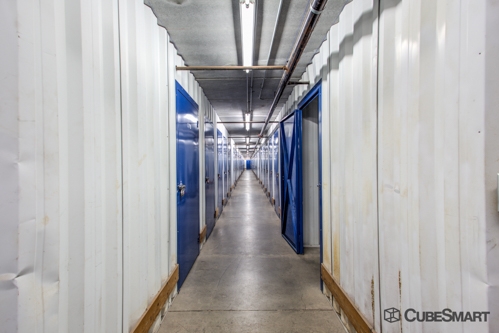 Facility photo: //images.sparefoot.com/medium/633206a19334278989.jpg
