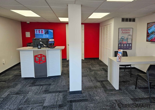 Facility photo: //images.sparefoot.com/medium/6333169fc36c5b7149.jpg