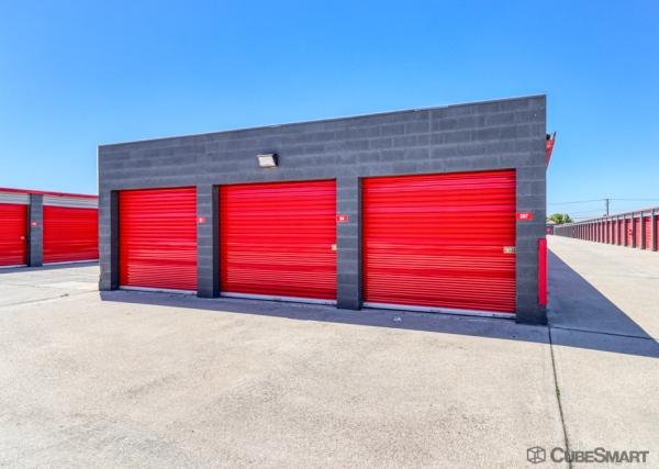 Storage Units at CubeSmart Self Storage - Rialto - 1238 West Baseline - 1238 West Baseline