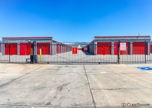 Storage Units at CubeSmart Self Storage - Rialto - 1238 West Baseline - 1238 West Baseline