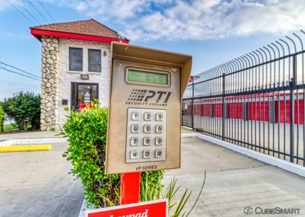 Storage Units at CubeSmart Self Storage - San Bernardino - 950 North Tippecanoe Ave - 950 N Tippecanoe Ave