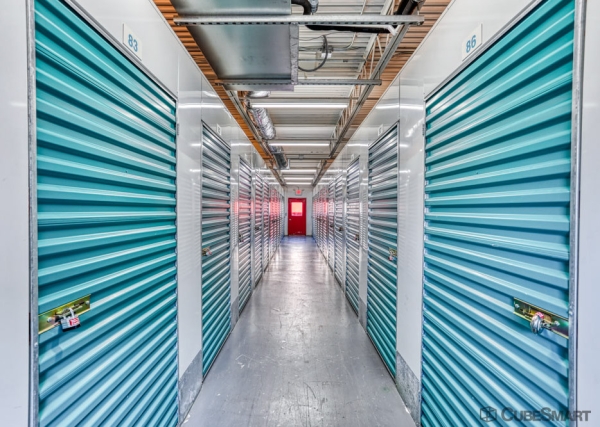 Storage Units at CubeSmart Self Storage - Stuart - 550 SE Harper St