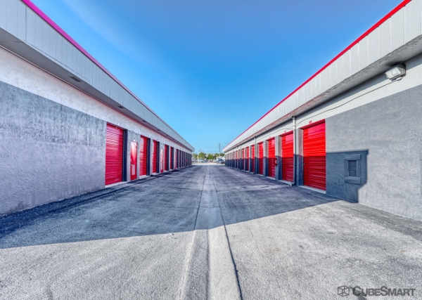 Storage Units at CubeSmart Self Storage - Stuart - 550 SE Harper St
