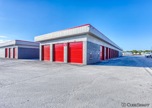 Storage Units at CubeSmart Self Storage - Stuart - 550 SE Harper St