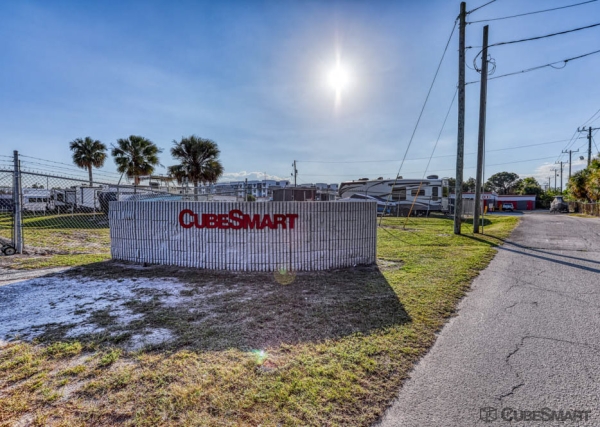 Storage Units at CubeSmart Self Storage - Stuart - 550 SE Harper St