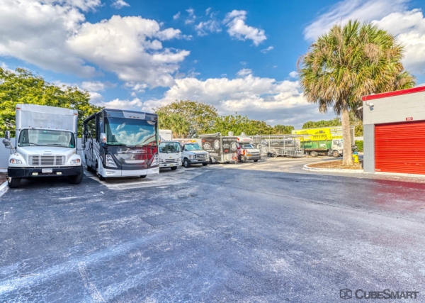 Facility photo: //images.sparefoot.com/medium/633716939320edc604.jpg