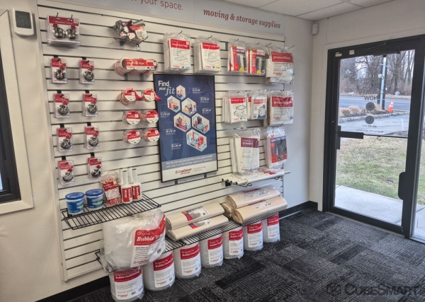 Facility photo: //images.sparefoot.com/medium/6337269e09c2e0643b.jpg