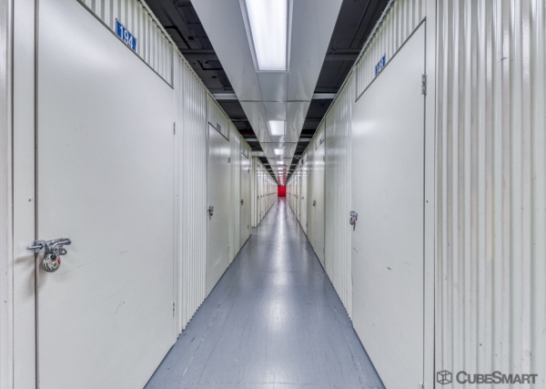 Facility photo: //images.sparefoot.com/medium/6337569032522c3212.jpg