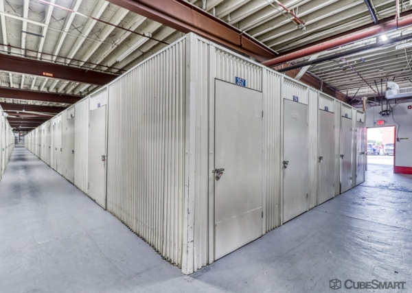 Facility photo: //images.sparefoot.com/medium/6337569f700e56b4bc.jpg