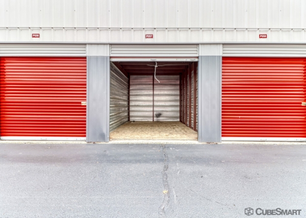 Facility photo: //images.sparefoot.com/medium/6338069031e95462ed.jpg