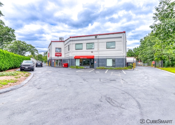 Facility photo: //images.sparefoot.com/medium/6338069787ef9b6ae6.jpg