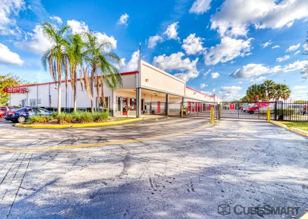 Storage Units at CubeSmart Self Storage - Fort Lauderdale - 3901 Riverland Rd - 3901 Riverland Rd
