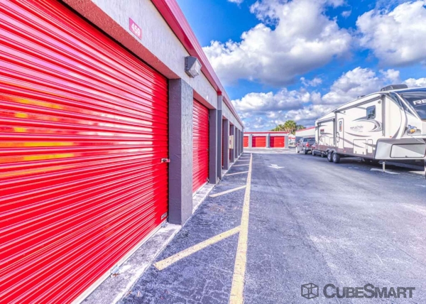 Storage Units at CubeSmart Self Storage - Fort Lauderdale - 3901 Riverland Rd - 3901 Riverland Rd
