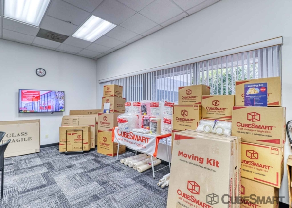 Storage Units at CubeSmart Self Storage - Cape Coral - 301 Ne Pine Island Rd - 301 NE Pine Island Rd