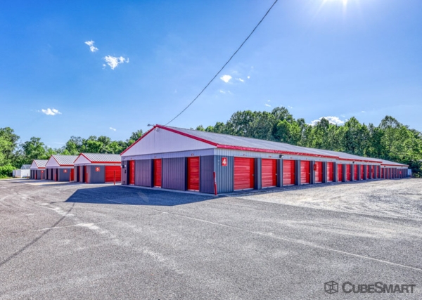 Facility photo: //images.sparefoot.com/medium/633866a44d94b717e2.jpg