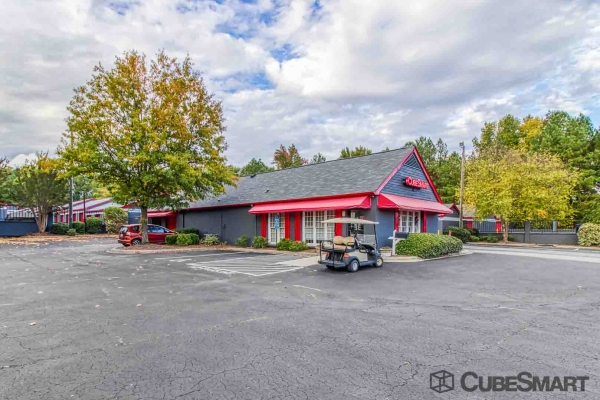Facility photo: //images.sparefoot.com/medium/63393689063f67e1f0.jpg