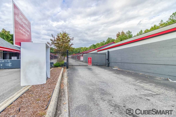 Storage Units at CubeSmart Self Storage - Belmont - 5921 Wilkinson Blvd