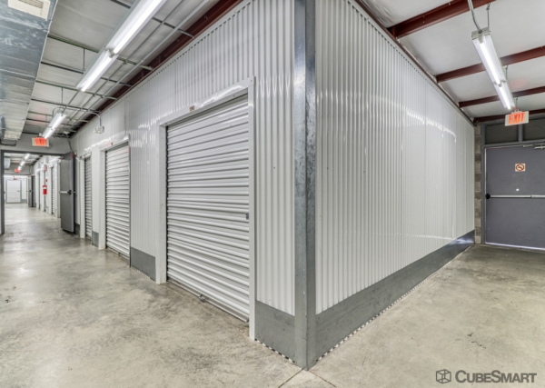 Facility photo: //images.sparefoot.com/medium/63396688b1c2cbcb22.jpg