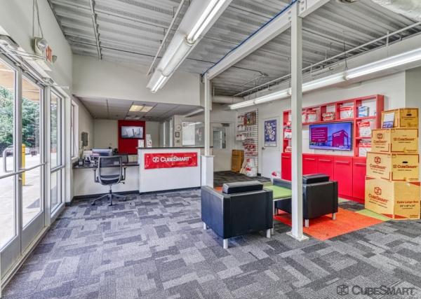 Facility photo: //images.sparefoot.com/medium/63397691ed5bbd507c.jpg