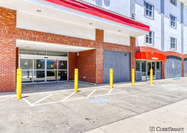 Facility photo: //images.sparefoot.com/medium/63397691ed5c26e67a.jpg