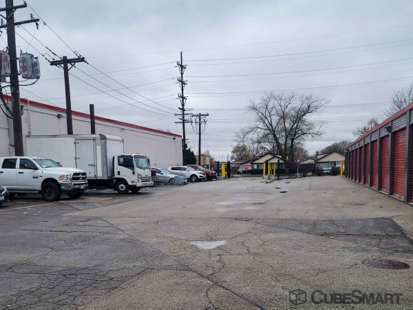 Facility photo: //images.sparefoot.com/medium/63401688b1cd95d73d.jpg