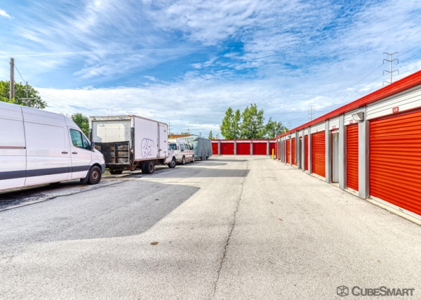 Facility photo: //images.sparefoot.com/medium/6340168cbbd85d1ed6.jpg