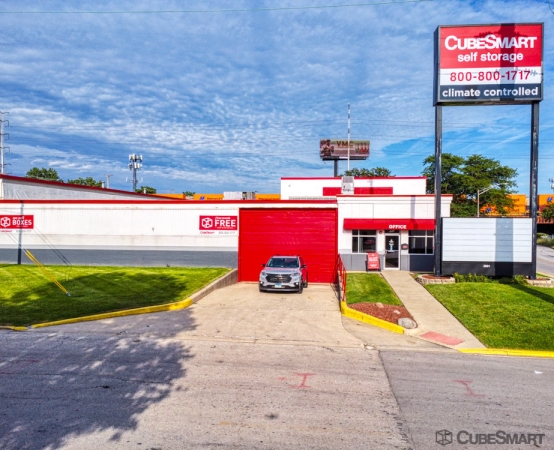 Facility photo: //images.sparefoot.com/medium/634016979c692c59c4.jpg