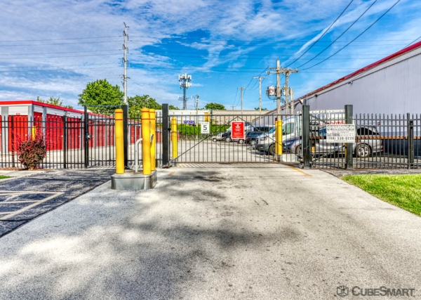 Storage Units at CubeSmart Self Storage - Bellwood - 2801 Harrison Street