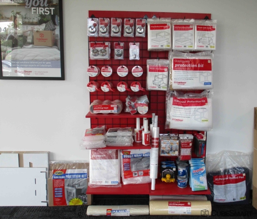 Facility photo: //images.sparefoot.com/medium/6340369144e2b887a2.jpg