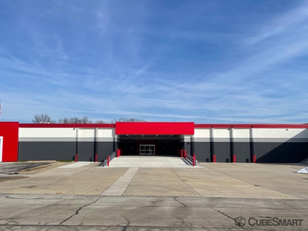 Facility photo: //images.sparefoot.com/medium/6340369e097dcc8c5c.jpg