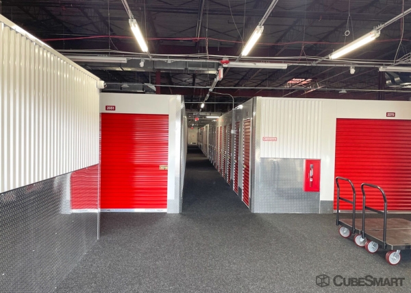 Facility photo: //images.sparefoot.com/medium/6340369e097e08c7ac.jpg