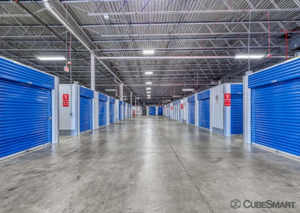 Facility photo: //images.sparefoot.com/medium/634036a364675ce4cc.jpg