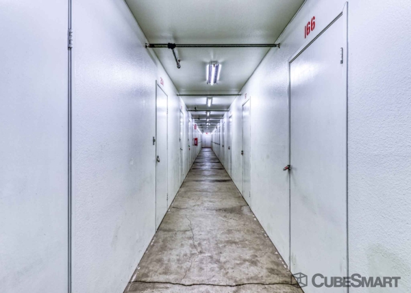 Facility photo: //images.sparefoot.com/medium/6340669e084e177c27.jpg