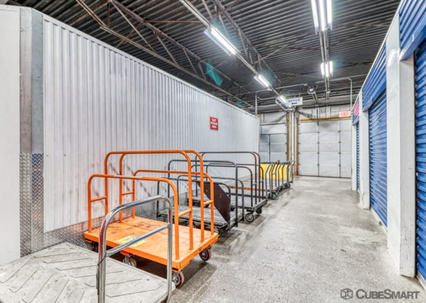 Facility photo: //images.sparefoot.com/medium/63407686f7337654da.jpg