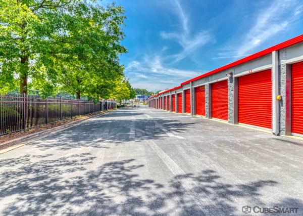 Facility photo: //images.sparefoot.com/medium/6341169fc4a5353303.jpg