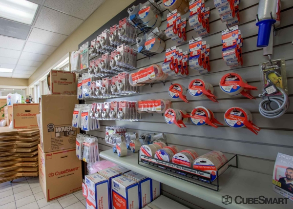 Storage Units at CubeSmart Self Storage - Elk Grove Village - 1750 Busse Road