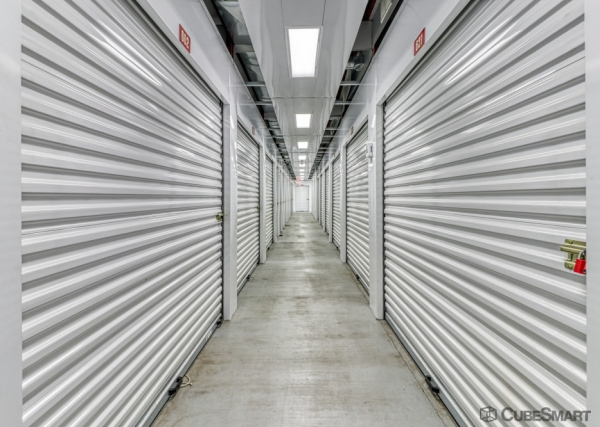Facility photo: //images.sparefoot.com/medium/6342869f6f989380f2.jpg
