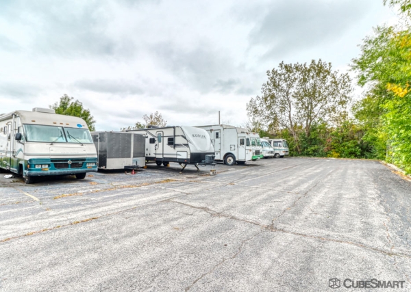 Storage Units at CubeSmart Self Storage - Mundelein - 1080 S. Butterfield Road